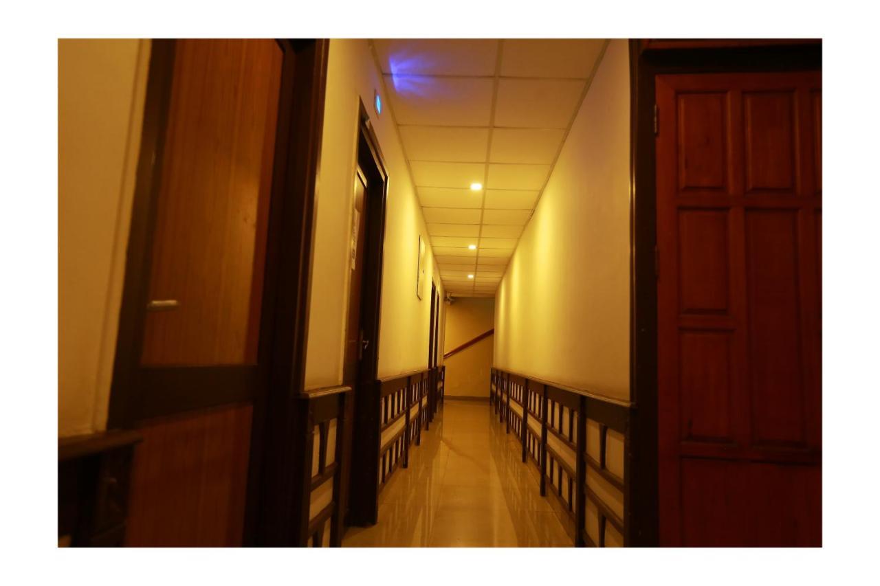 Corridor Calicut Airport Hotel Kondotty Luaran gambar